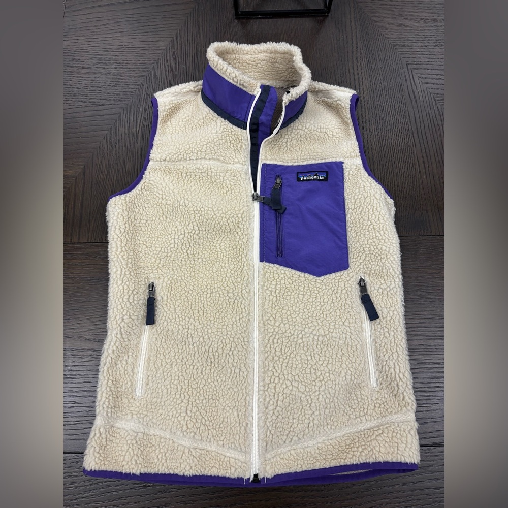 Patagonia Women’s Retro-X Classic Vest. Cream and Purple Fleece Vest. Size Small
